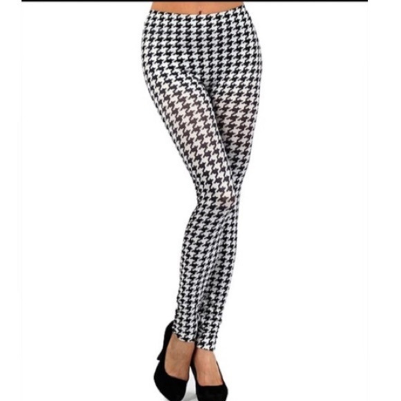Pants - Super Soft Houndstooth Leggings NWT